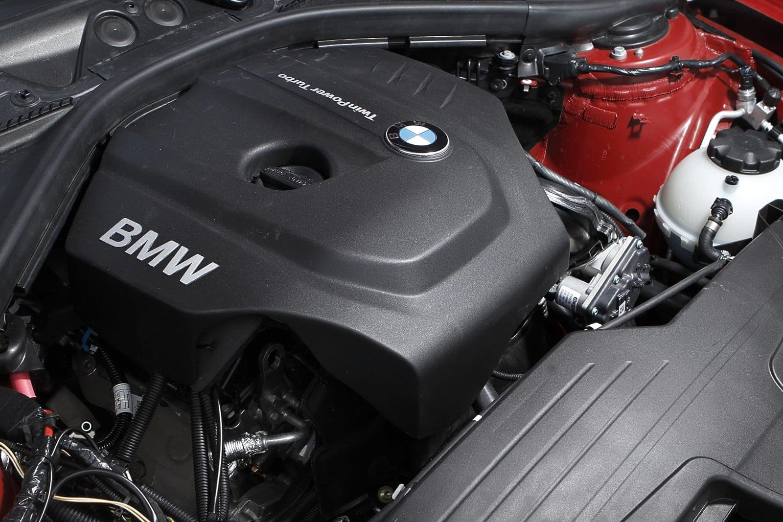 Цех DSC BMW Service — обслуговування двигуна B38